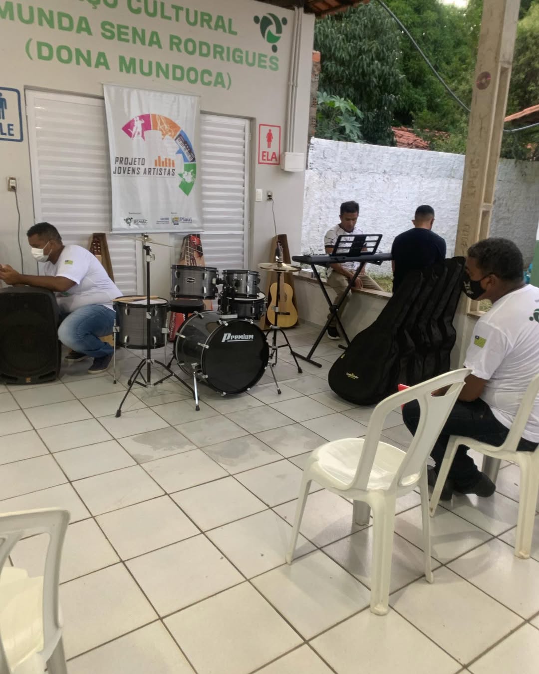 Dia especial para a cultura de nossa região, hoje lançamos o PROJETO JOVENS ARTISTAS que visa cr (2)